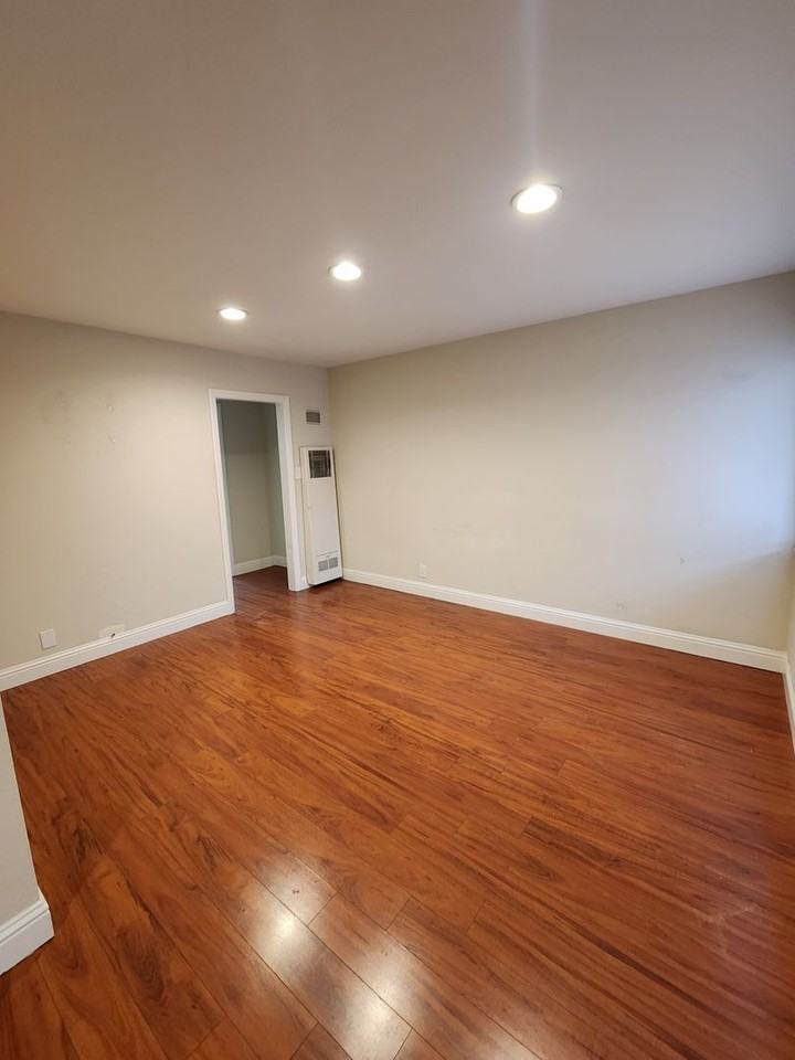 030 - 649 S 9th St - Photo 5 of 8