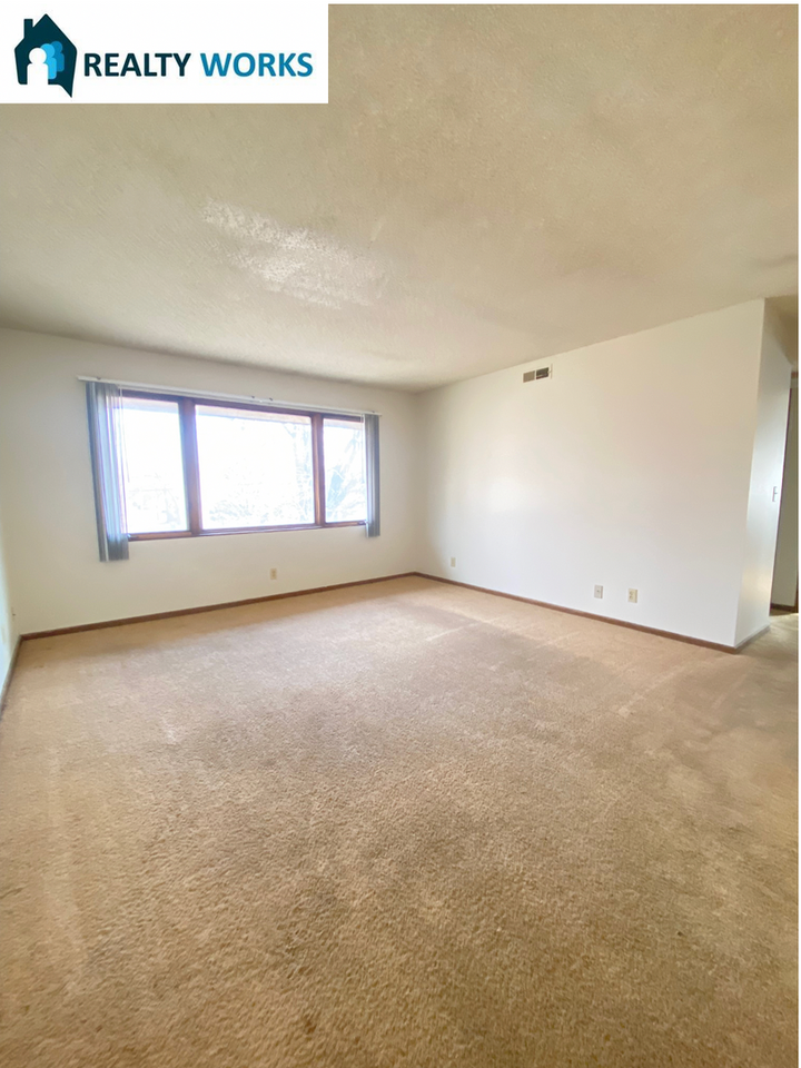 521 N 25th St - Photo 2 of 8