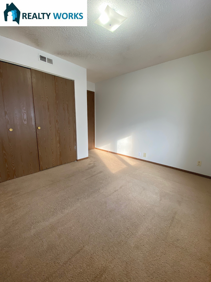 521 N 25th St - Photo 5 of 8