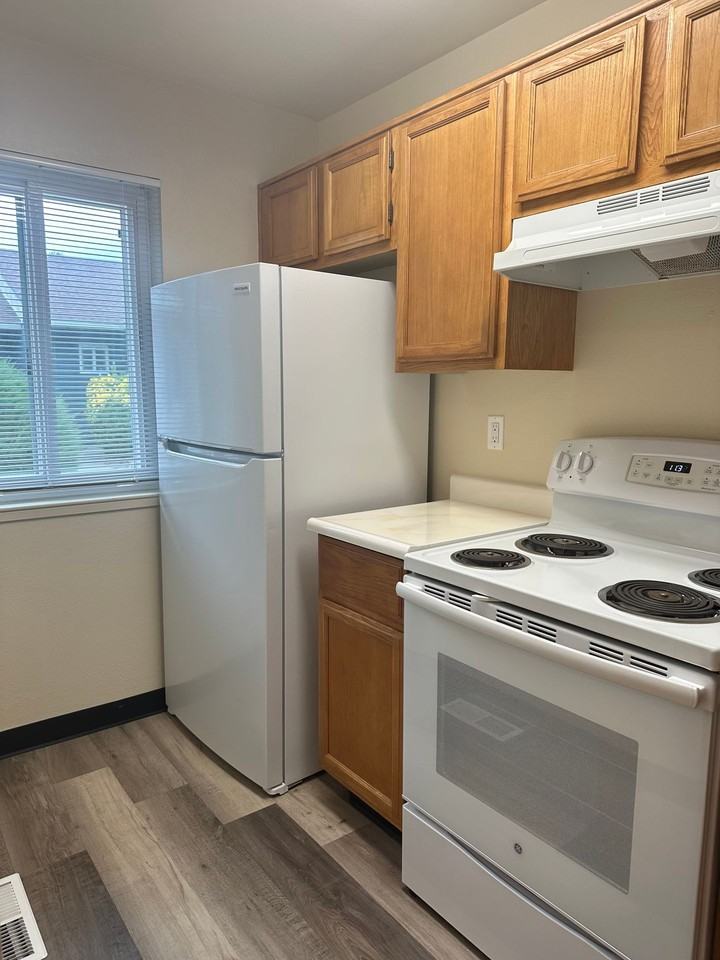 Quail Manor Townhomes - Photo 6 of 38