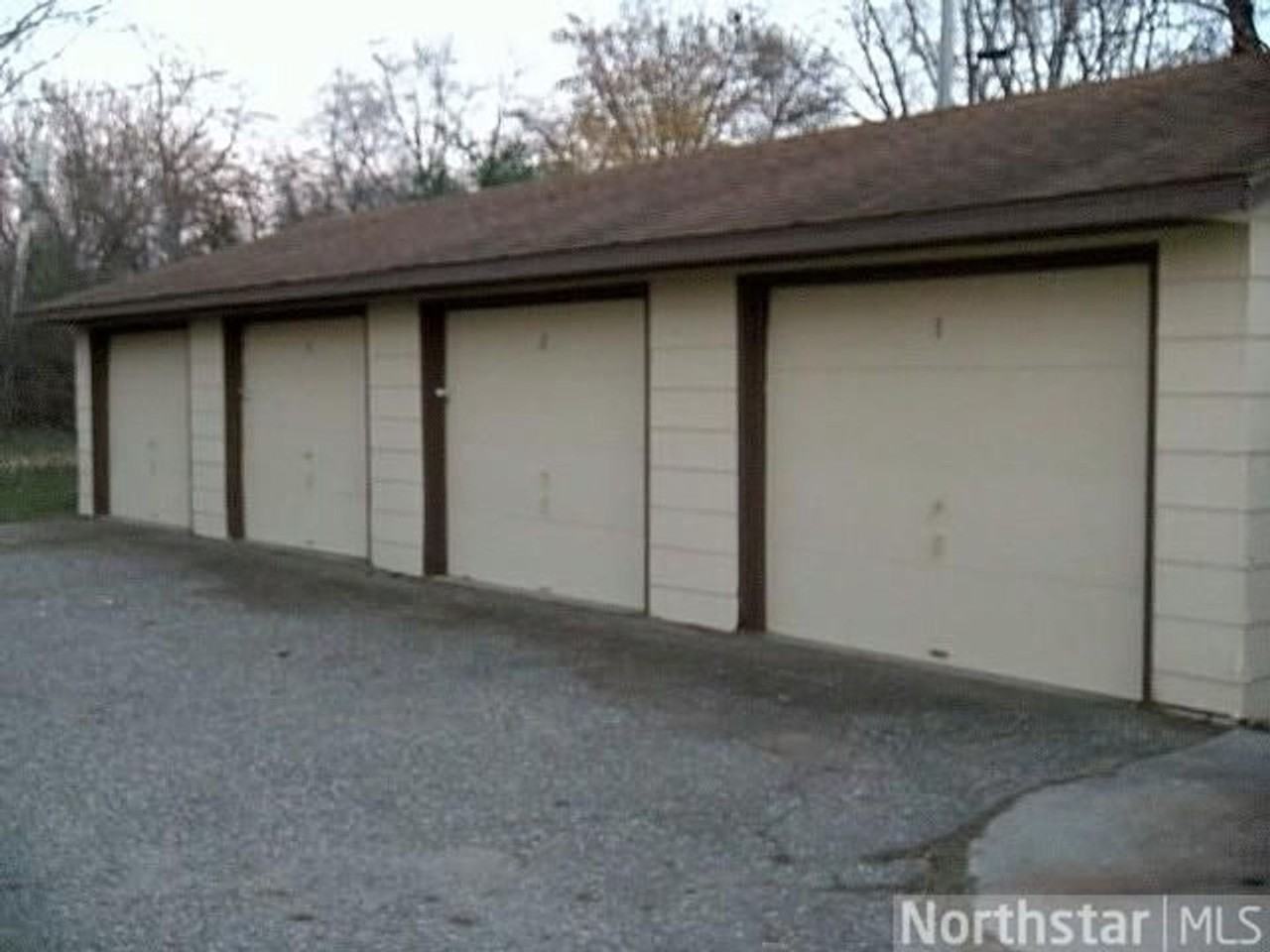 2301 Cannon St - Photo 3 of 13