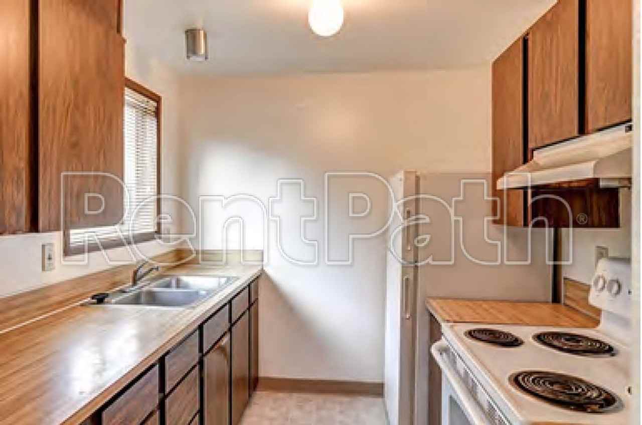 Photo inspiration: Visual Reference: The Meadows On Lauder Apartments 231 Lauder Ave Moscow Id