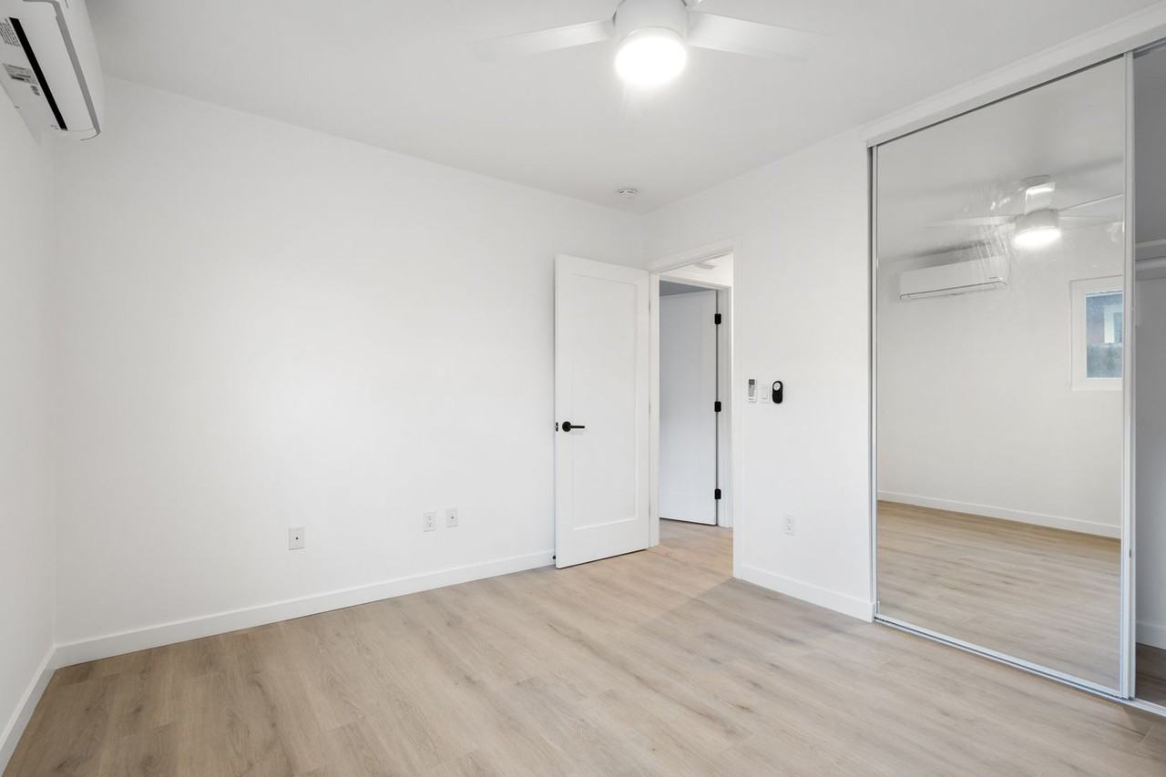 2101 Dale St - Photo 4 of 12