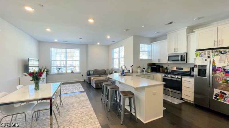 47 Veterans Way - Photo 3 of 17