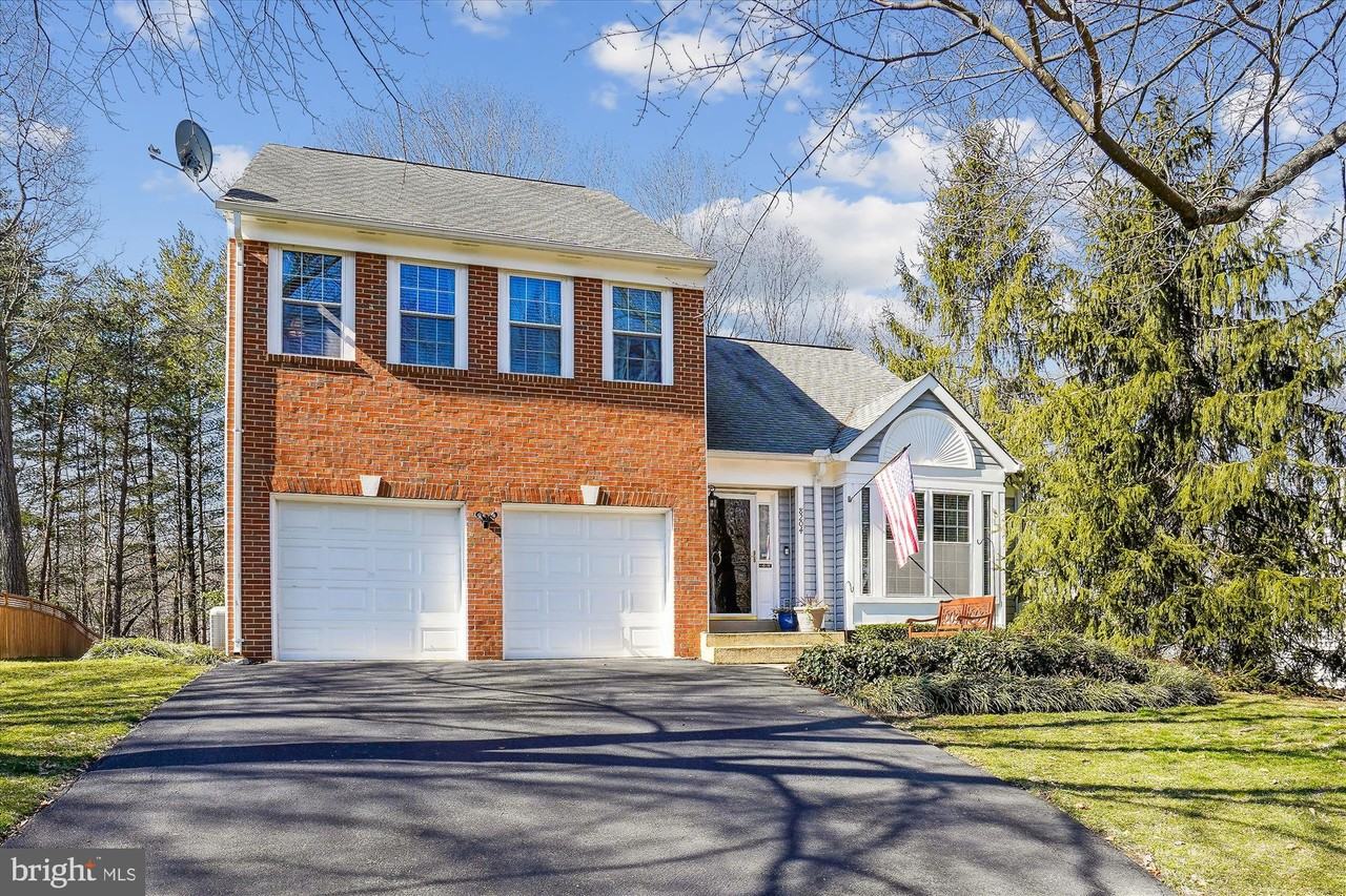 8204 Cherry Ridge Rd - Photo 2 of 50