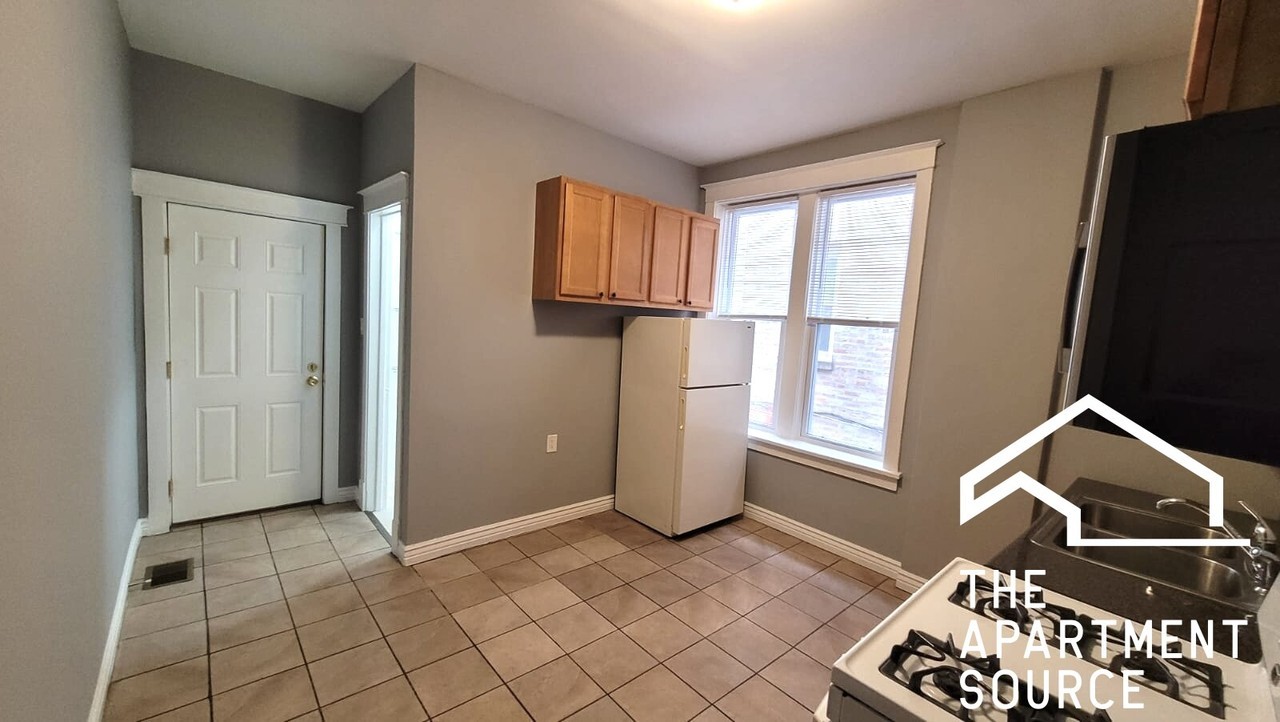 4056 W Hirsch St #1 - Photo 2 of 12