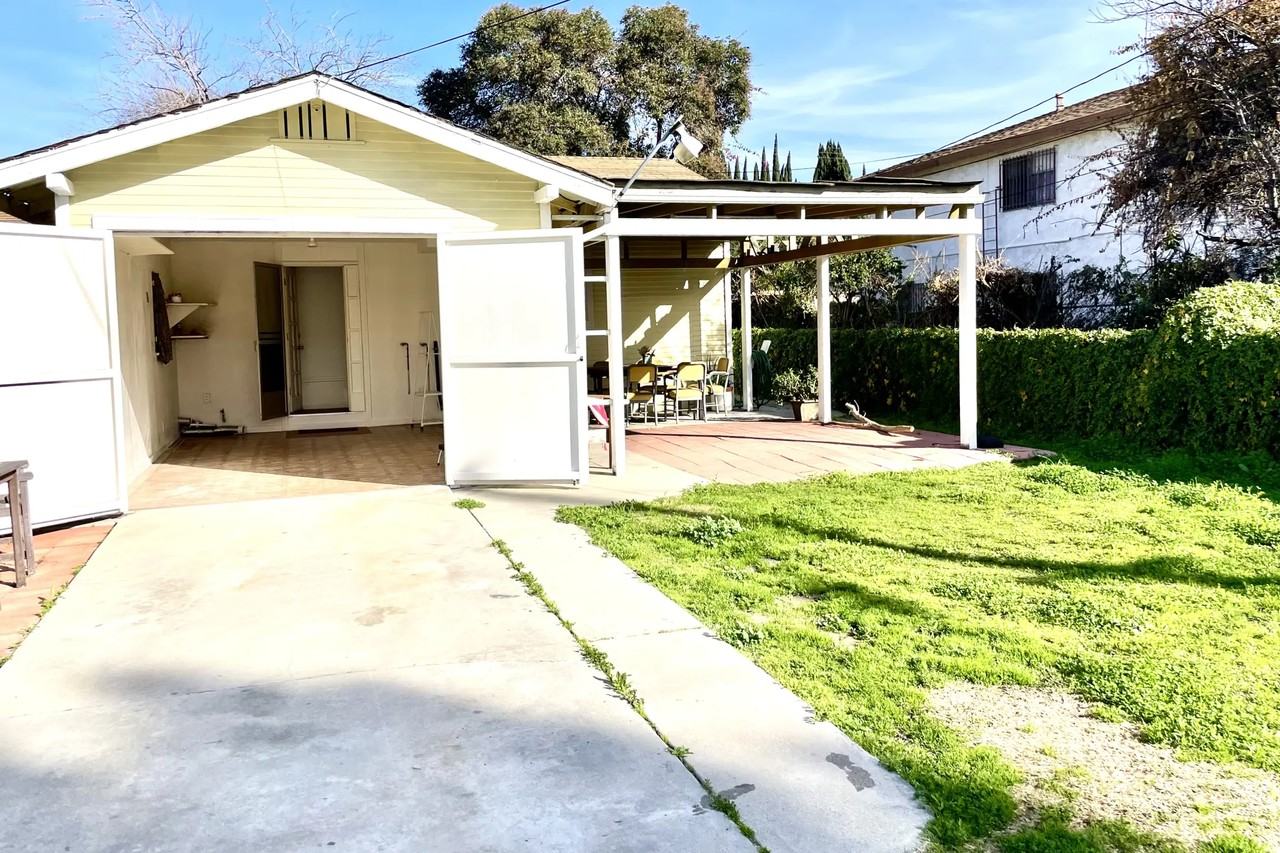 9827 Marshall St - Photo 2 of 27