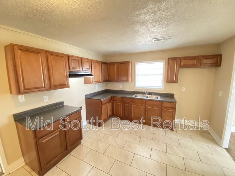 3455 Randolph St - Photo 3 of 8