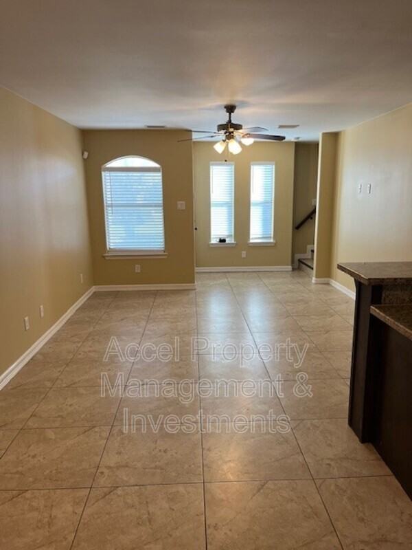 2607 E Eisenhower Ave #4 - Photo 2 of 16