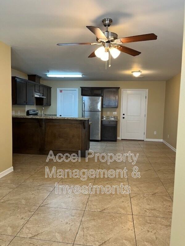 2607 E Eisenhower Ave #4 - Photo 3 of 16