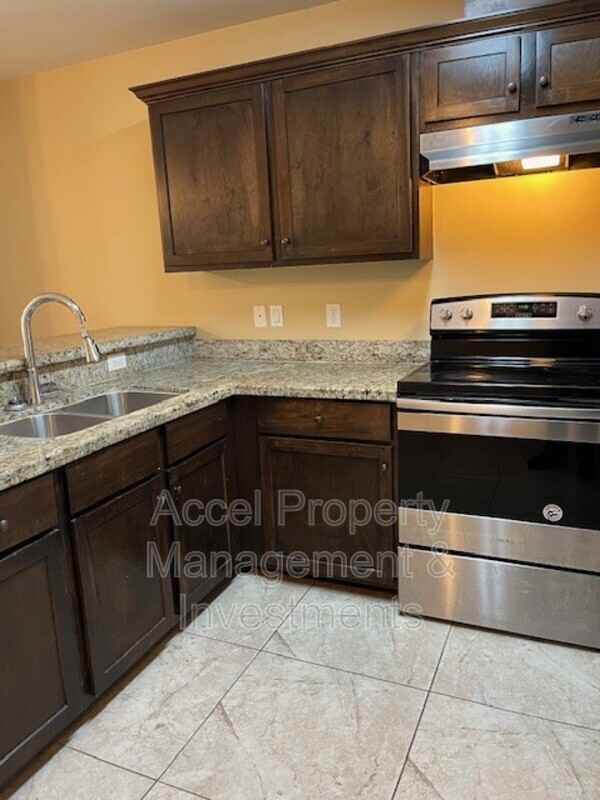 2607 E Eisenhower Ave #4 - Photo 5 of 16