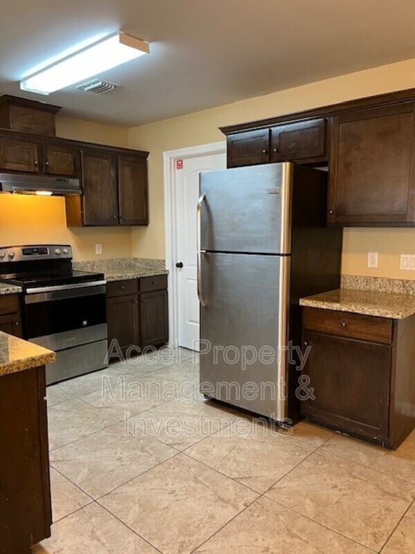 2607 E Eisenhower Ave #4 - Photo 6 of 16