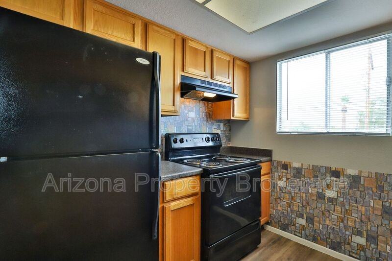 6653 N 27th Ave - Photo 7 of 16