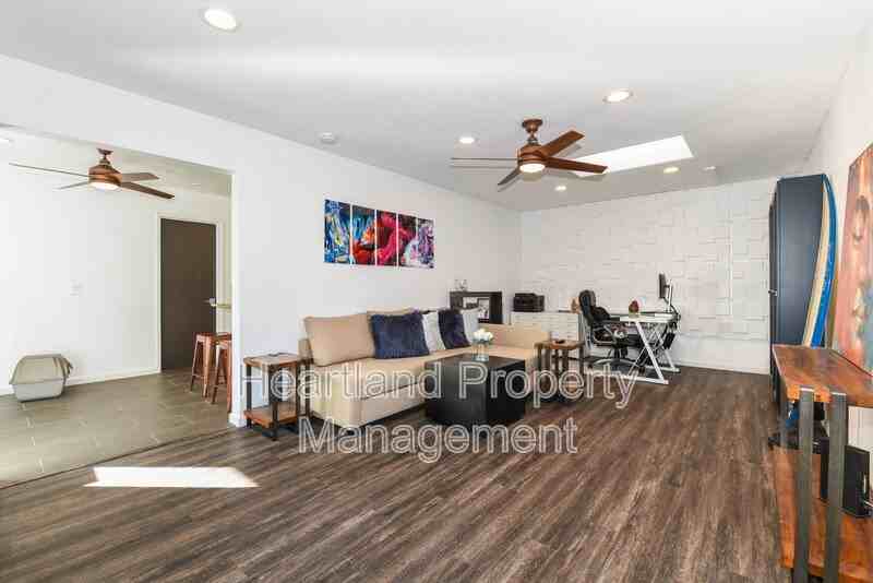 4610 30th St #A - Photo 2 of 8