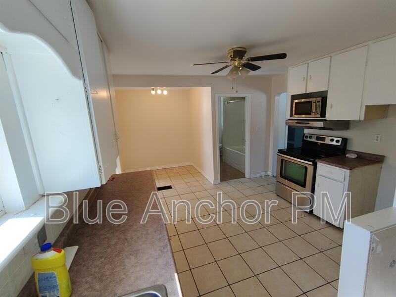 135 Spring St - Photo 2 of 11