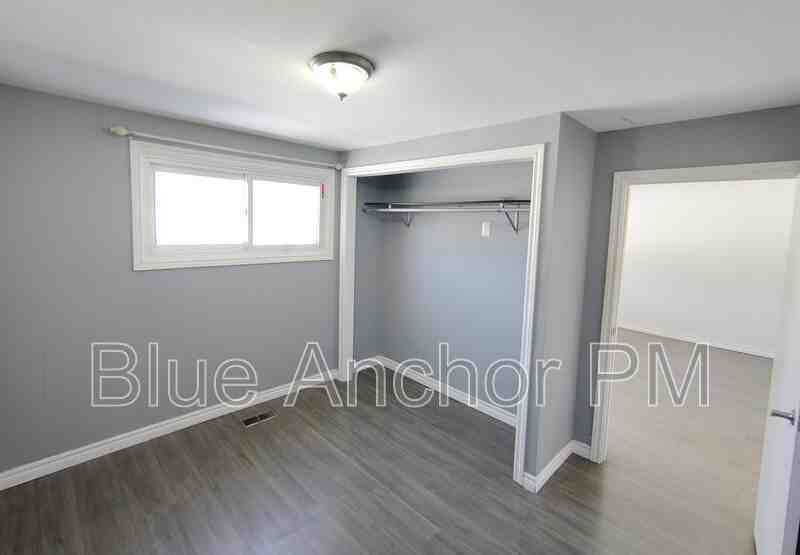 135 Spring St - Photo 3 of 11