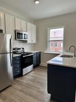 featured image of 7 E 7th St #2