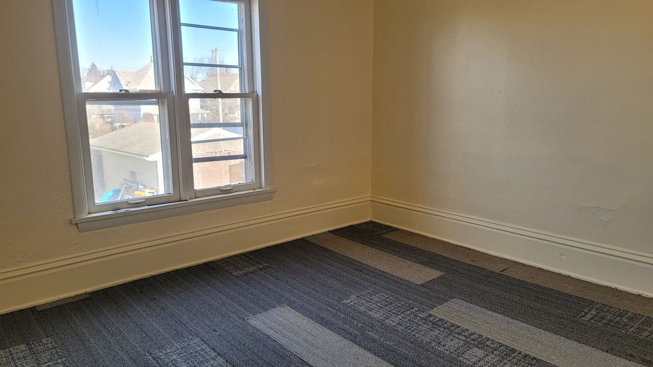 628 S Rockhill Ave - Photo 4 of 14