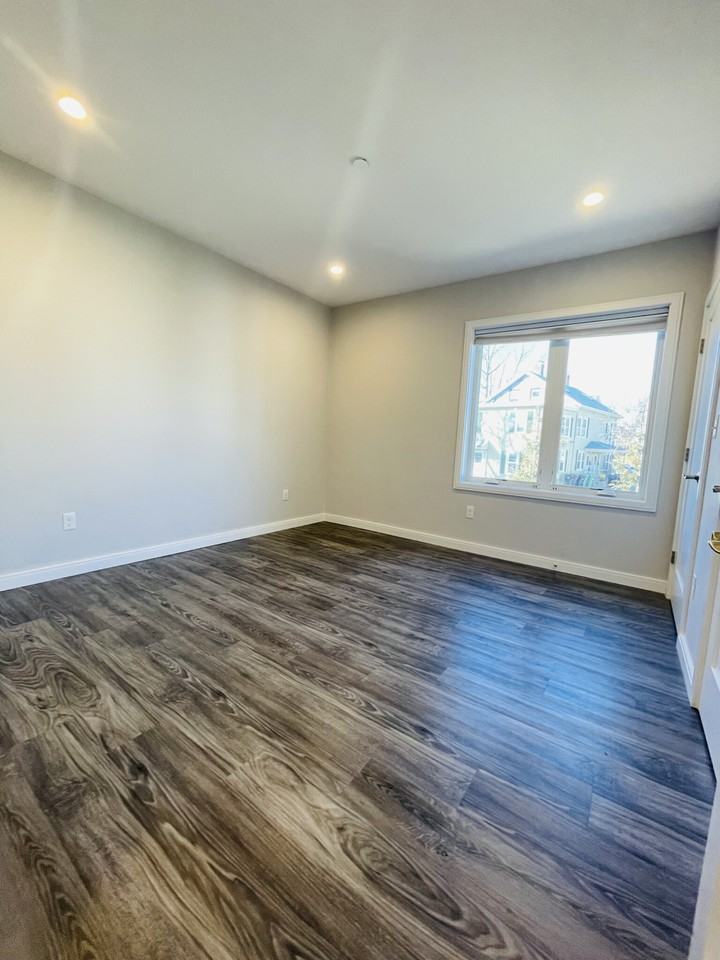 375 Pleasant St #2 - Photo 7 of 17