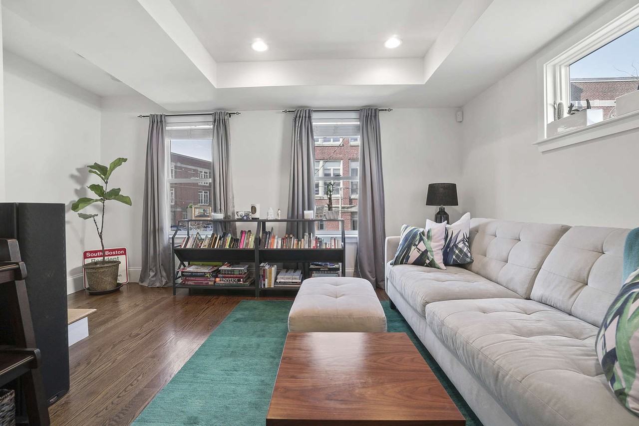 208210 W 7th St #2L - Photo 3 of 20