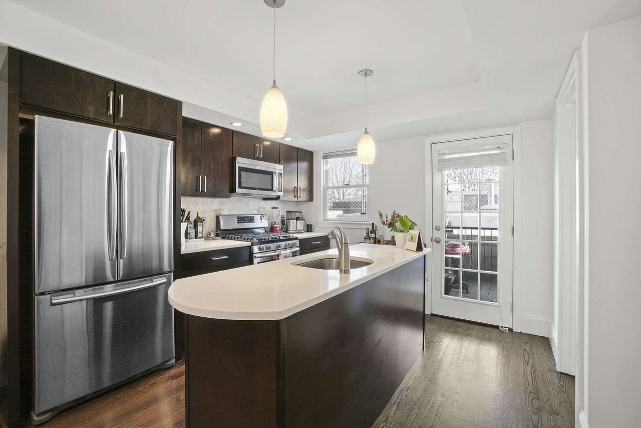 208210 W 7th St #2L - Photo 6 of 20