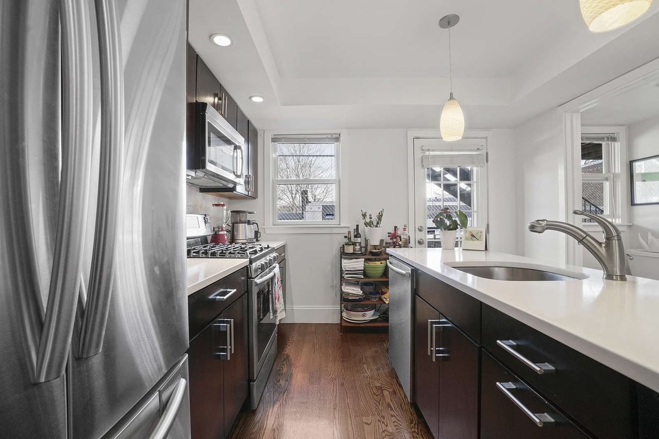 208210 W 7th St #2L - Photo 7 of 20