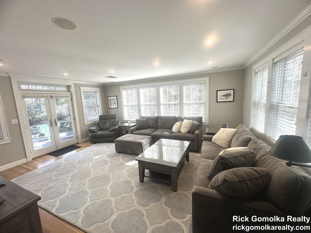 164 Florence Rd - Photo 2 of 24