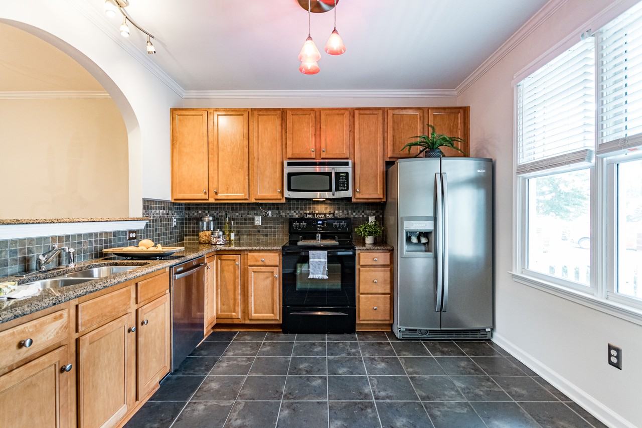 1041 Mica Lamp Ct - Photo 4 of 17