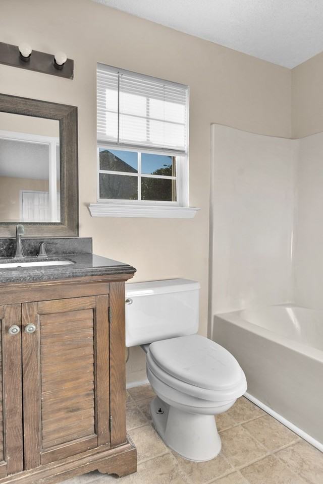 934 Poppleton Dr - Photo 2 of 10