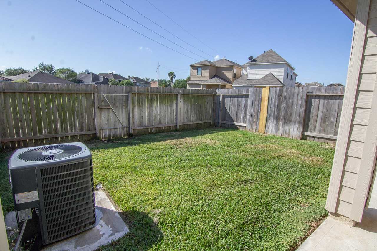 18139 Bethany Manor Ct - Photo 3 of 12