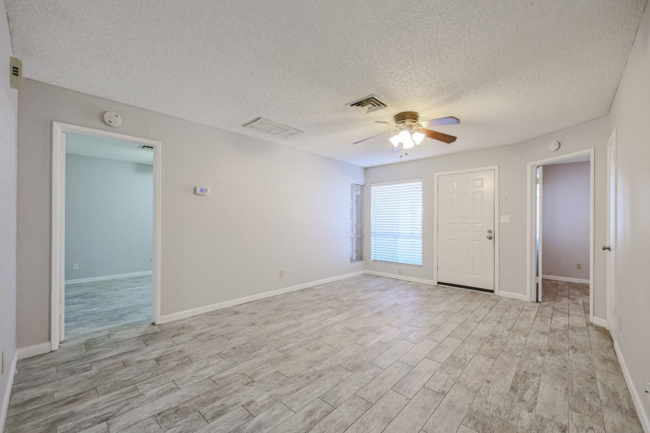 9020 W Highland Ave #107 - Photo 5 of 22
