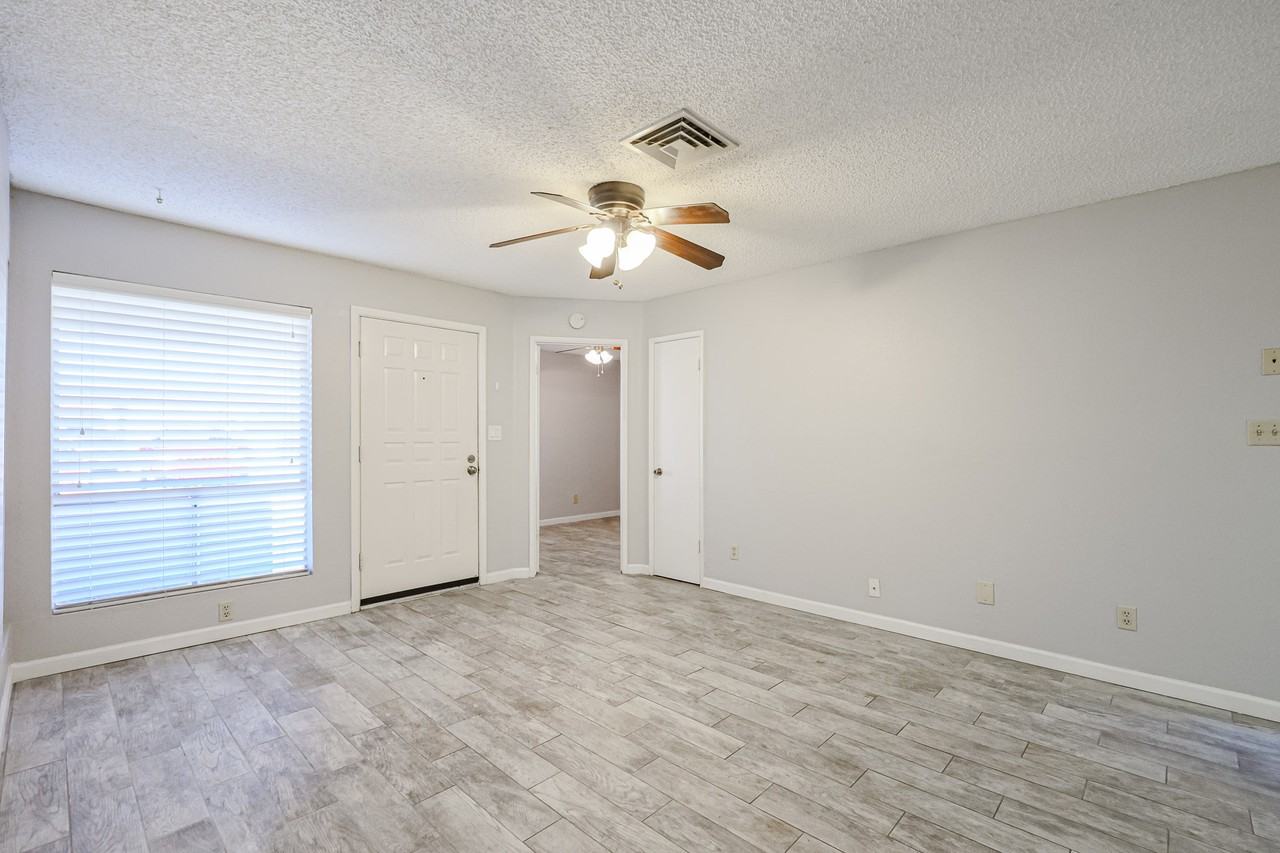 9020 W Highland Ave #107 - Photo 6 of 22