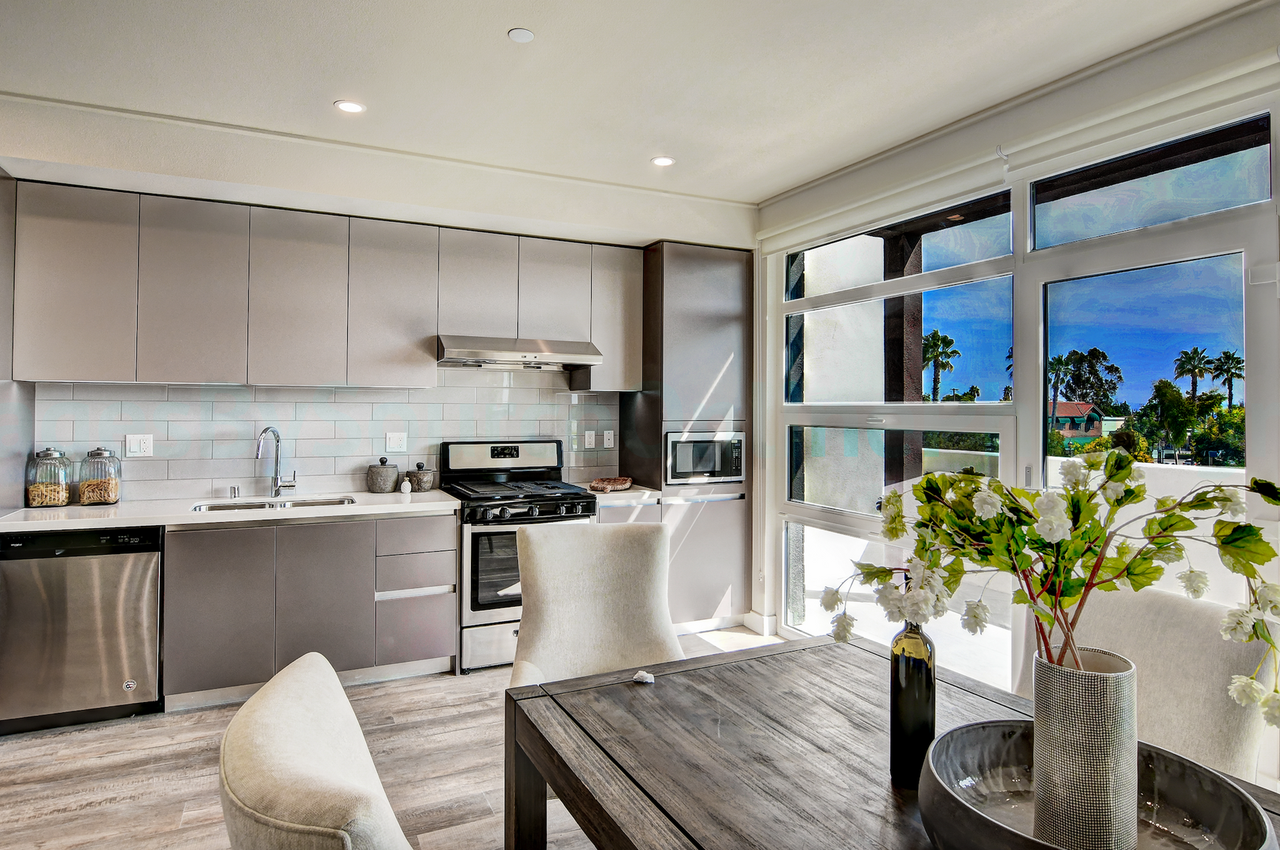 Beautiful Newly Built 2 Bed 2.5 Bath Townhome - Photo 2 of 24