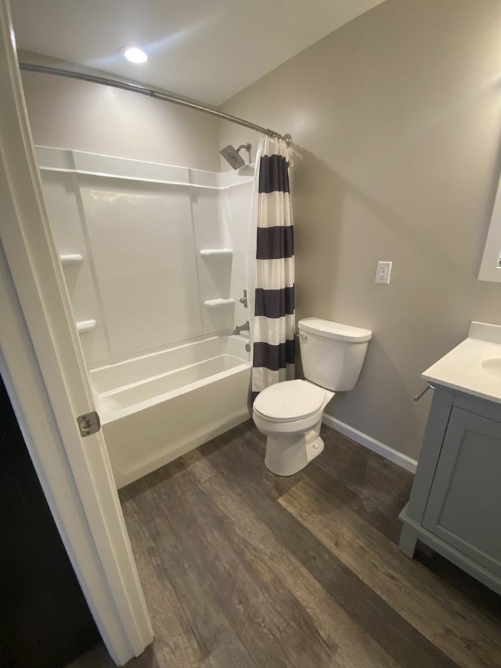 247 East Walnut Street #F - Photo 5 of 8