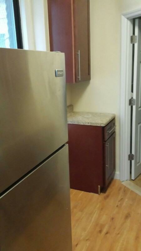 1349 Stratford Avenue #1F - Photo 2 of 5