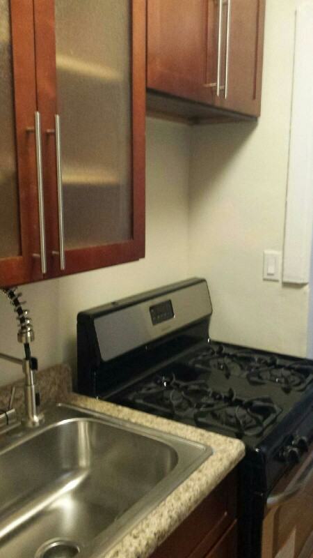 1349 Stratford Avenue #1F - Photo 3 of 5