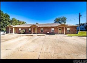 400 E Locust St - Photo 1 of 1