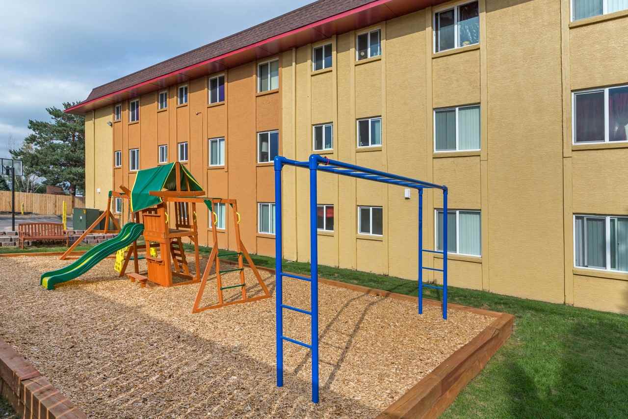 Newport Square Apartments - Photo 5 of 50