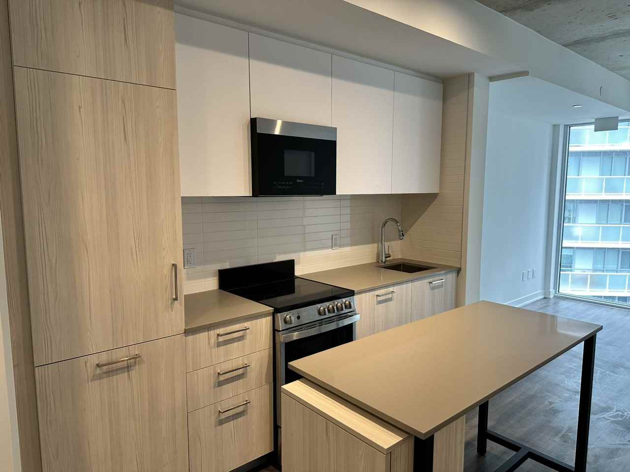 72 Mutual St - Photo 2 of 8