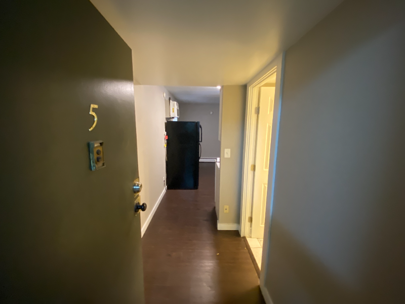 830 Alexandria Pike - Photo 2 of 7