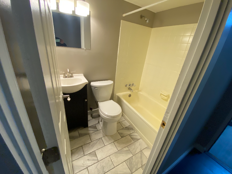 830 Alexandria Pike - Photo 3 of 7