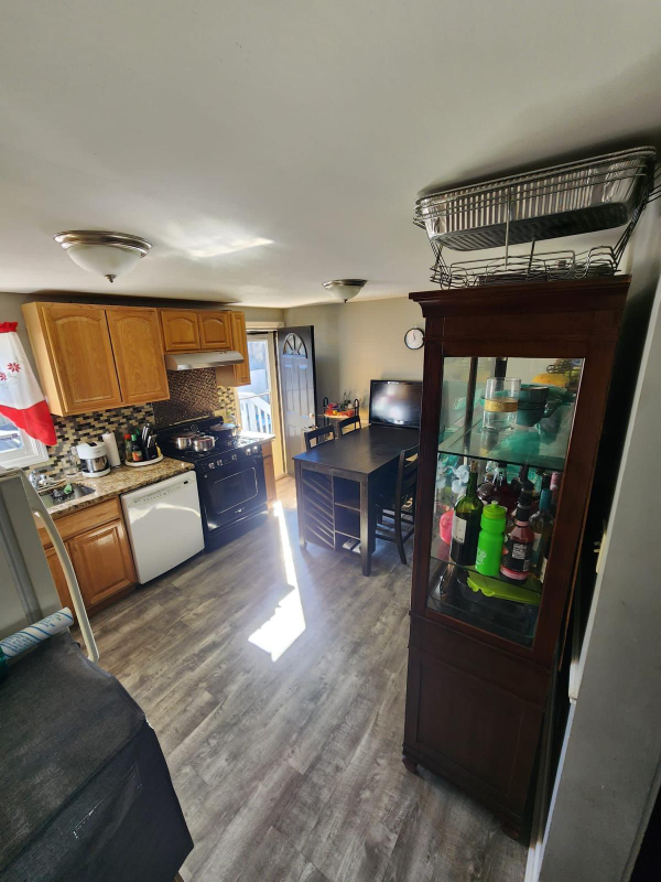 101 Elm St #B - Photo 3 of 15