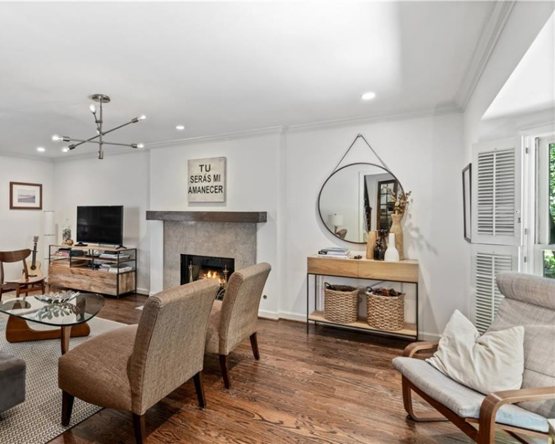 2316 Defoors Ferry Rd Nw - Photo 3 of 25