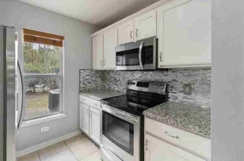 2741 Dodds Ln - Photo 3 of 22