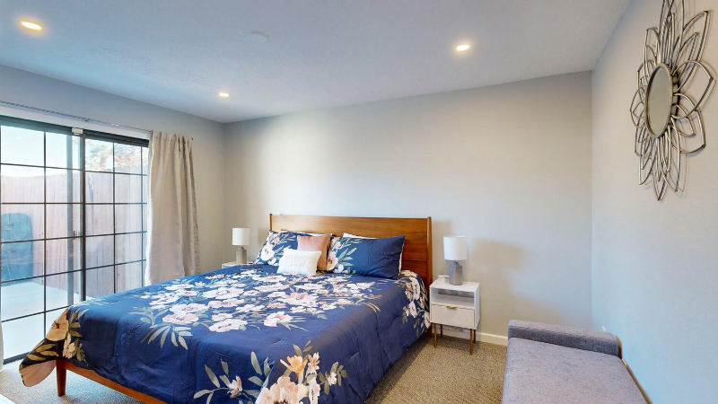 1050 E Louise Dr - Photo 2 of 12