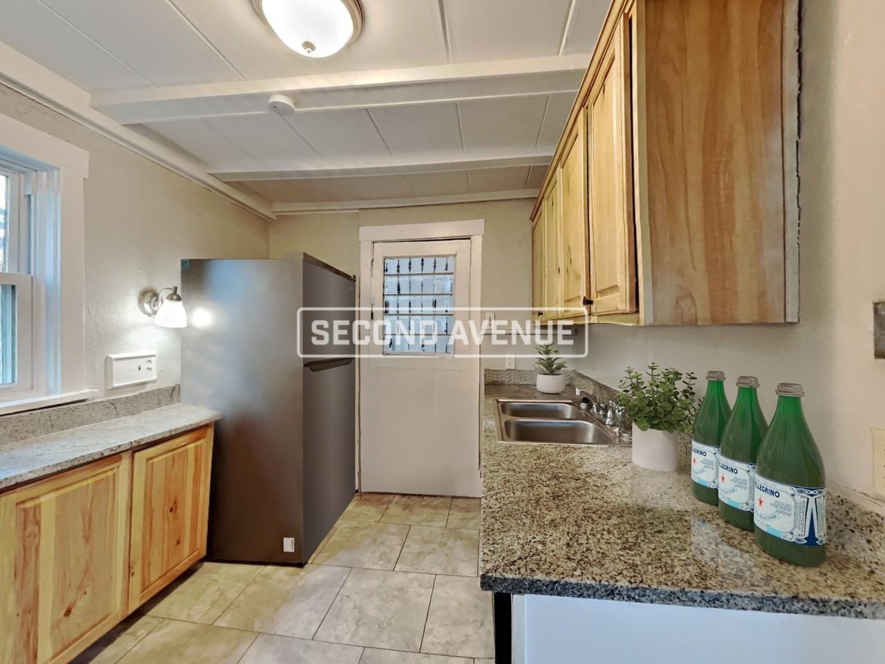 316 Overbrook Blvd - Photo 2 of 24