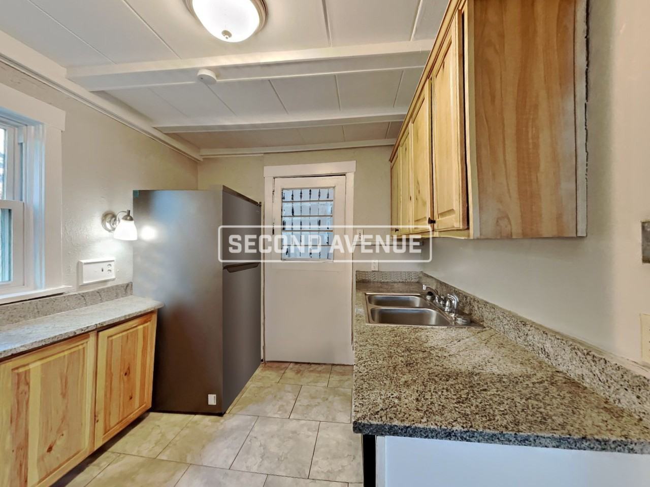 316 Overbrook Blvd - Photo 4 of 25