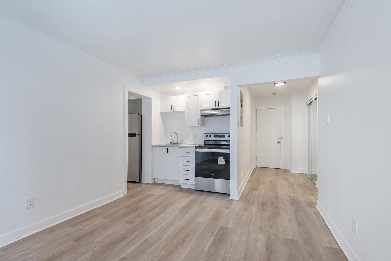 4865 Bourret - Photo 3 of 14