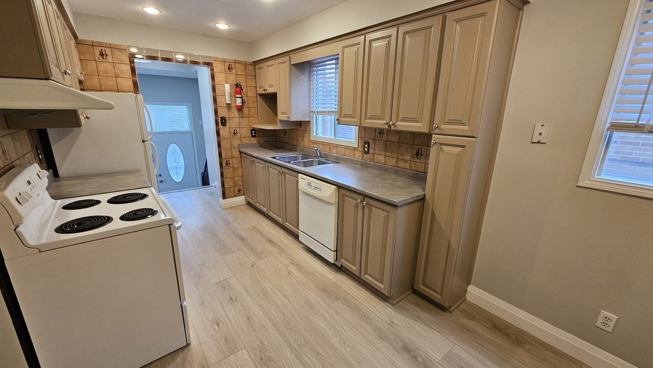 67 Simmons Blvd, Brampton, ON L6V 3V4 3 Bedroom Apartment for Rent