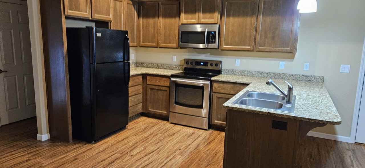 215 Westbrook Dr #NA - Photo 5 of 8